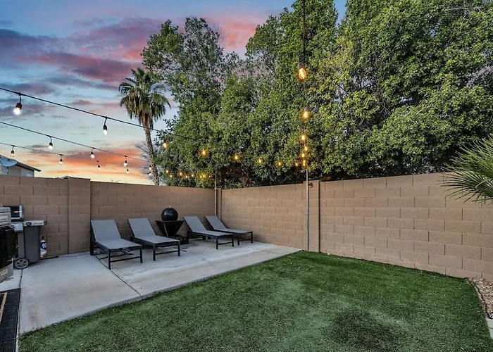 Luxe Remodeled With Pool Minutes From Downtown *