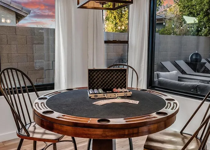 Luxe Remodeled With Pool Minutes From Downtown *