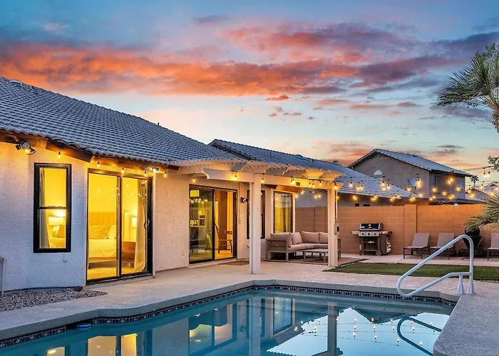 Holiday home Luxe Remodeled With Pool Minutes From Downtown *