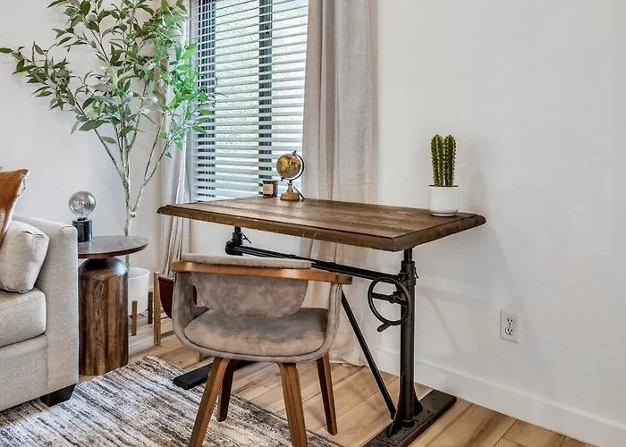 Luxe Remodeled With Pool Minutes From Downtown Holiday home Gilbert