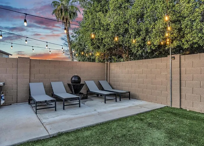 Luxe Remodeled With Pool Minutes From Downtown
