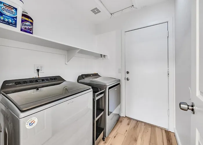 Luxe Remodeled With Pool Minutes From Downtown Gilbert
