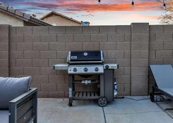 Luxe Remodeled With Pool Minutes From Downtown Holiday home Gilbert