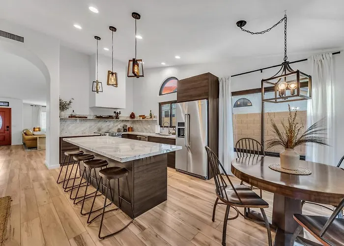 Luxe Remodeled With Pool Minutes From Downtown *