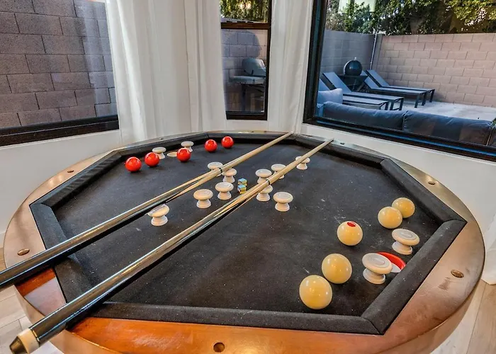 Holiday home Luxe Remodeled With Pool Minutes From Downtown