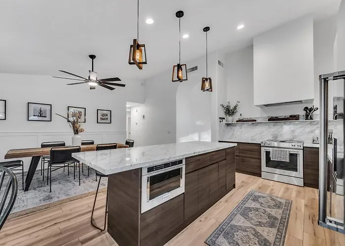 Holiday home Luxe Remodeled With Pool Minutes From Downtown Gilbert