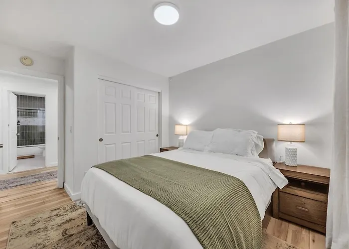 Luxe Remodeled With Pool Minutes From Downtown Holiday home *